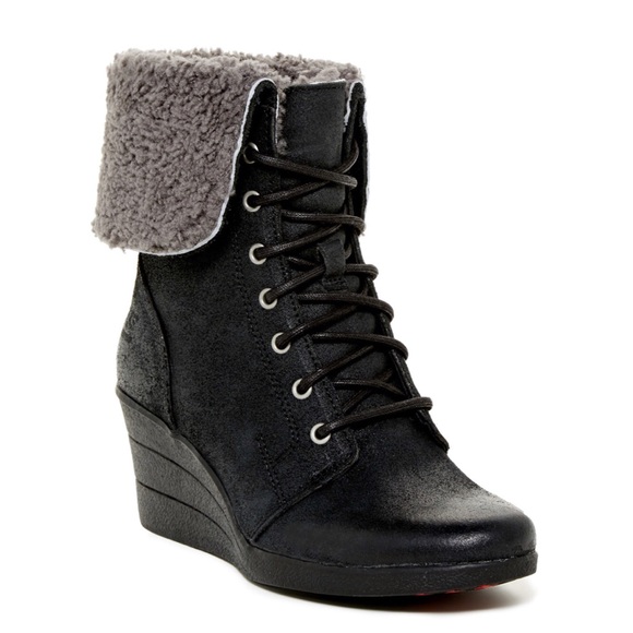 UGG Shoes - Ugg Zea Shearling Cuff Wedge Ankle Boot 8 $175
